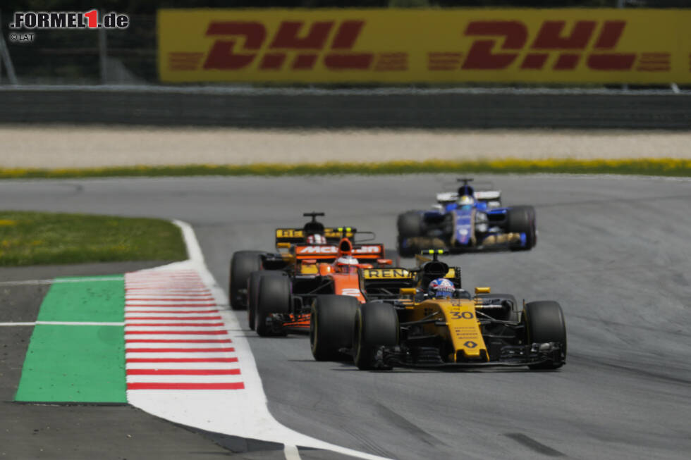Foto zur News: Jolyon Palmer (Renault) und Stoffel Vandoorne (McLaren)