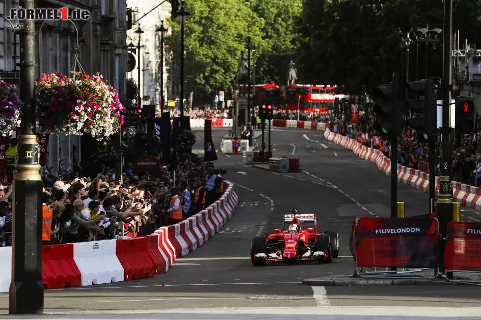 Foto zur News: Sebastian Vettel (Ferrari)