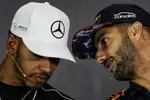 Foto zur News: Lewis Hamilton (Mercedes) und Daniel Ricciardo (Red Bull)