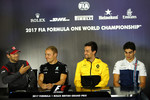 Foto zur News: Romain Grosjean (Haas), Valtteri Bottas (Mercedes), Jolyon Palmer (Renault) und Lance Stroll (Williams)