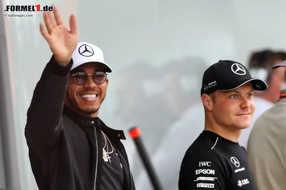 Foto zur News: Lewis Hamilton (Mercedes) und Valtteri Bottas (Mercedes)