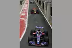 Foto zur News: Daniil Kwjat (Toro Rosso), Max Verstappen (Red Bull) und Valtteri Bottas (Mercedes)