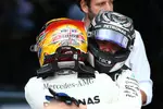 Foto zur News: Valtteri Bottas (Mercedes) und Lewis Hamilton (Mercedes)