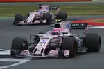 Foto zur News: Esteban Ocon (Force India) und Sergio Perez (Force India)