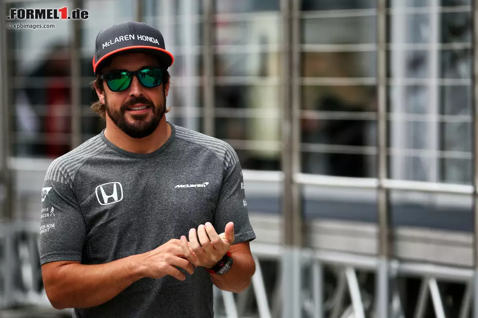 Foto zur News: Fernando Alonso (McLaren)