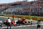 Foto zur News: Sebastian Vettel (Ferrari) und Kimi Räikkönen (Ferrari)