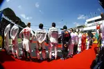 Foto zur News: Paul di Resta (Williams), Lance Stroll (Williams), Kevin Magnussen (Haas), Sergio Perez (Force India), Esteban Ocon (Force India), Carlos Sainz (Toro Rosso), Fernando Alonso (McLaren), Daniil Kwjat (Toro Rosso), Valtteri Bottas (Mercedes) und Sebastian Ve