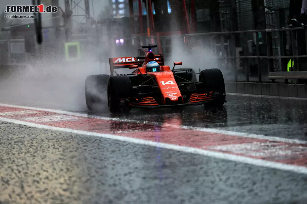 Foto zur News: Fernando Alonso (McLaren)