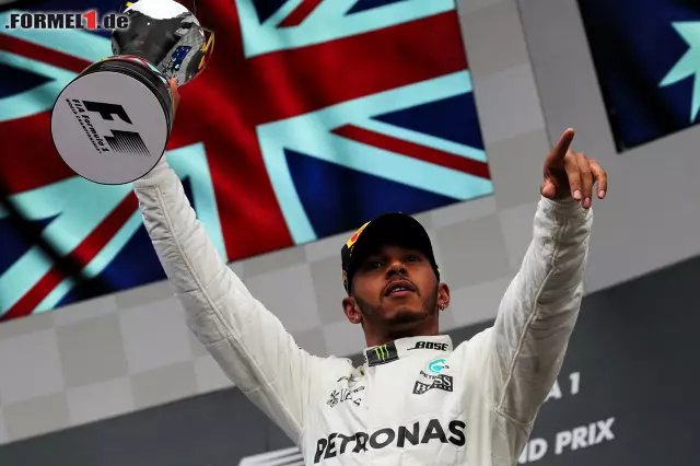 Foto zur News: Es sind nur noch sieben Punkte: Lewis Hamilton feiert in Spa seinen fünften Sieg im zwölften Saisonrennen und rückt Sebastian Vettel im WM-Kampf auf die Pelle. Mercedes ist in Spa aber weniger dominant, als Sportchef Toto Wolff auf der Hochgeschwindigkeitsstrecke gehofft hätte.