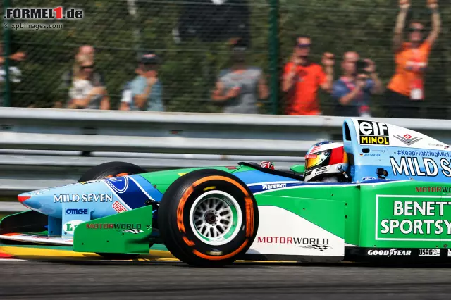 Foto zur News: Mick Schumacher fuhr mit dem Auto seines Vaters Michael eine Runde in Spa.