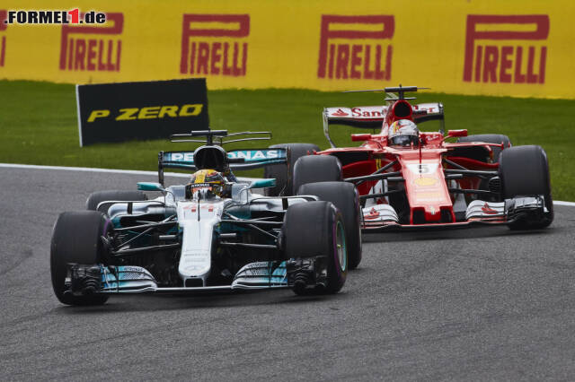 Foto zur News: Kann Vettel Hamilton schlagen und den fünften Sepang-Sieg holen? Im Vorjahr triumphierte ein Underdog - jetzt durch die Highlights von 2016 klicken!