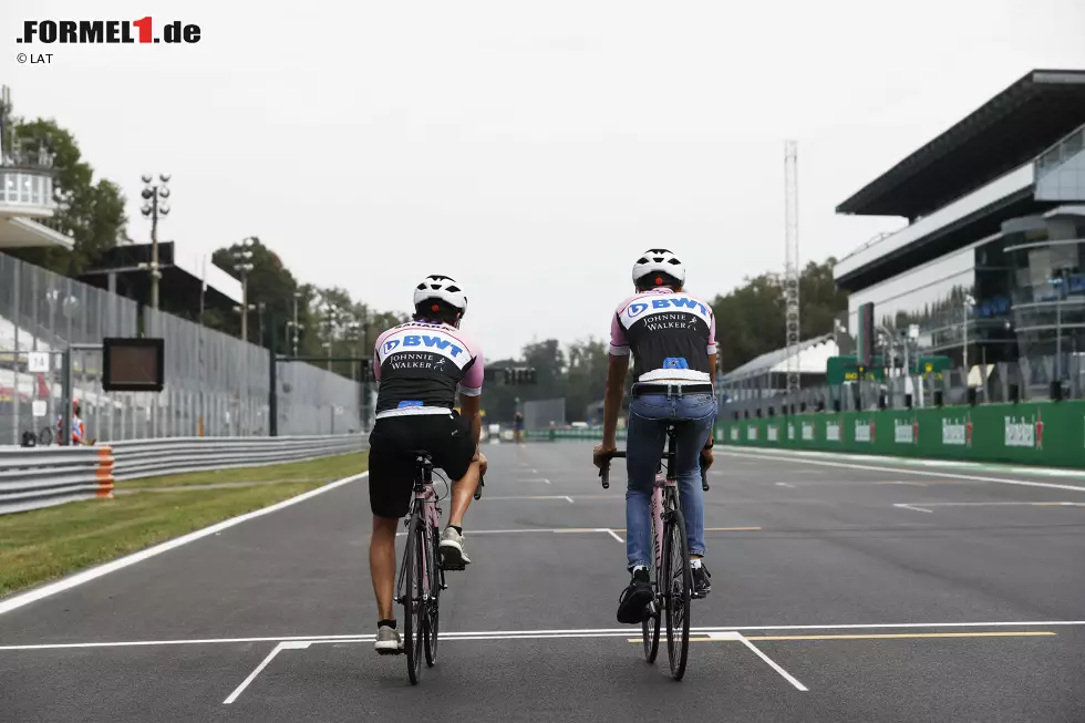 Foto zur News: Esteban Ocon (Force India) und Sergio Perez (Force India)