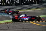 Foto zur News: Carlos Sainz (Toro Rosso) und Daniil Kwjat (Toro Rosso)