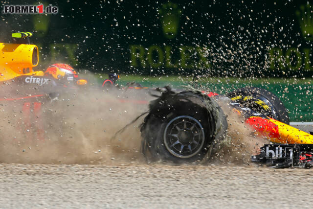 Foto zur News: Max Verstappens Reifenschaden und weitere Rennhighlights aus Monza in unserer Fotostrecke: Jetzt durch die 17 besten Bilder des Grand Prix von Italien klicken!