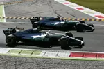 Foto zur News: Lewis Hamilton (Mercedes) und Valtteri Bottas (Mercedes)