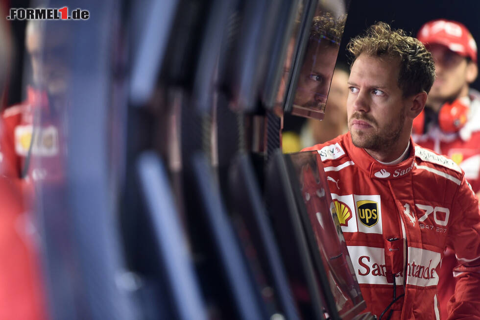 Foto zur News: Sebastian Vettel hat in Monza die WM-Führung verloren. Wie? Jetzt die 17 besten Fotos in unseren Rennhighlights durchklicken!