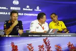 Foto zur News: Christian Horner, Zak Brown und Cyril Abiteboul