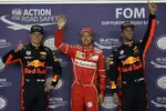 Foto zur News: Sebastian Vettel (Ferrari), Max Verstappen (Red Bull) und Daniel Ricciardo (Red Bull)