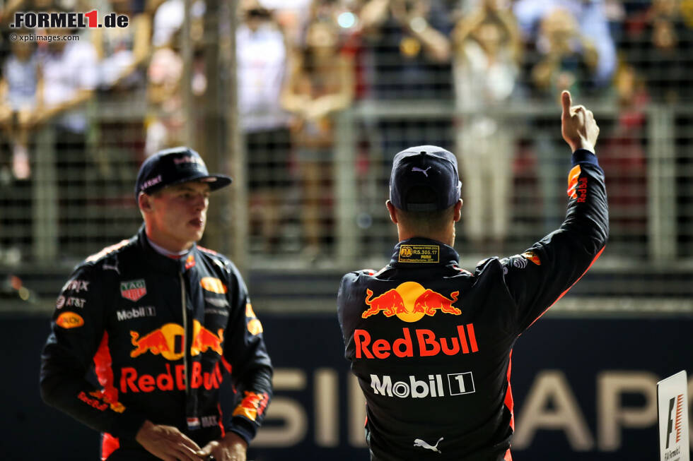 Foto zur News: Daniel Ricciardo (Red Bull) und Max Verstappen (Red Bull)