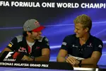 Foto zur News: Carlos Sainz (Toro Rosso) und Marcus Ericsson (Sauber)