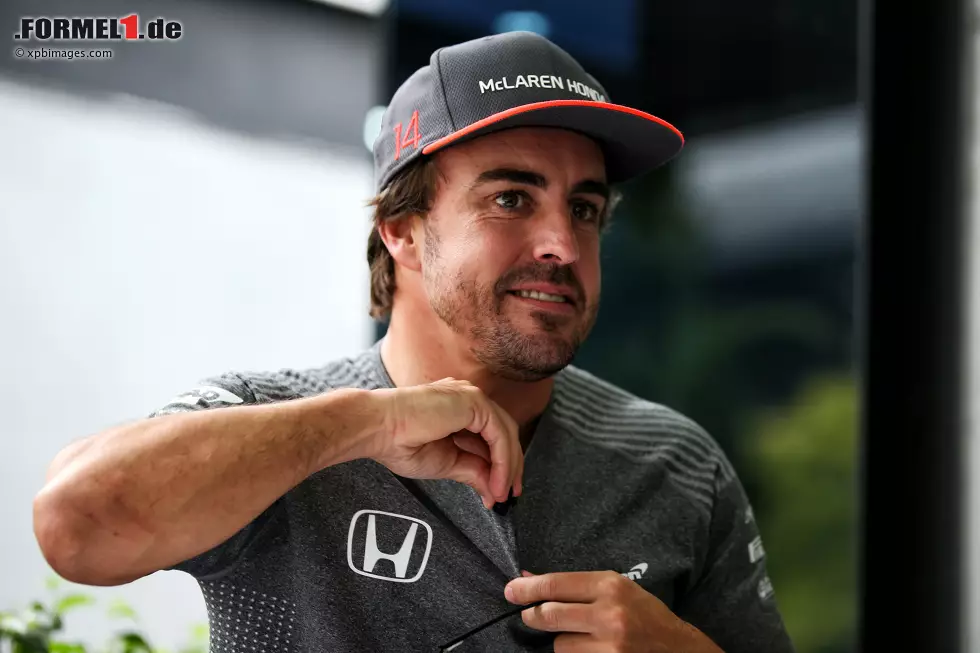 Foto zur News: Fernando Alonso (McLaren)