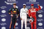 Foto zur News: Max Verstappen (Red Bull), Lewis Hamilton (Mercedes) und Kimi Räikkönen (Ferrari)