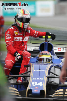 Foto zur News: Formel-1-Live-Ticker: Vettel zu 