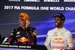 Foto zur News: Max Verstappen (Red Bull) und Daniel Ricciardo (Red Bull)