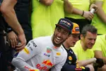 Foto zur News: Daniel Ricciardo (Red Bull) und Max Verstappen (Red Bull)