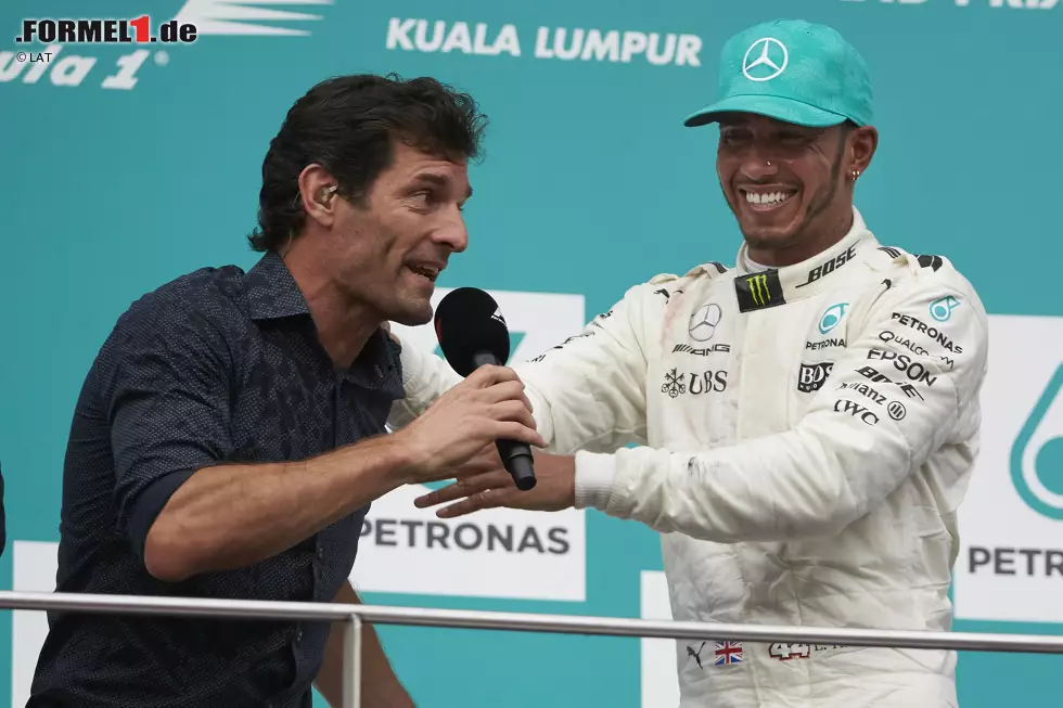 Foto zur News: Mark Webber und Lewis Hamilton (Mercedes)