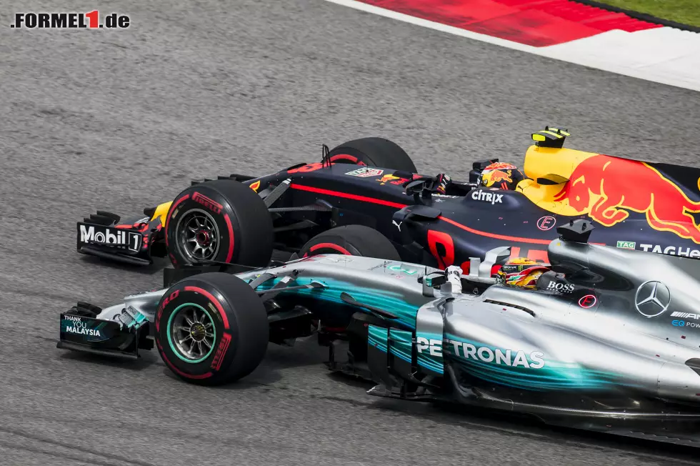 Foto zur News: Knoten geplatzt: Auch in Suzuka fordert Red Bull die Titelfavoriten heraus. Jetzt durch die Highlights des Vorjahres klicken und erfahren, warum Max Verstappen auch in Japan nicht zu unterschätzen ist!