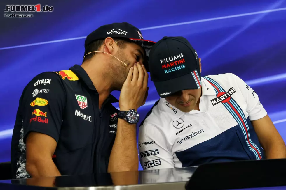 Foto zur News: Daniel Ricciardo (Red Bull) und Felipe Massa (Williams)