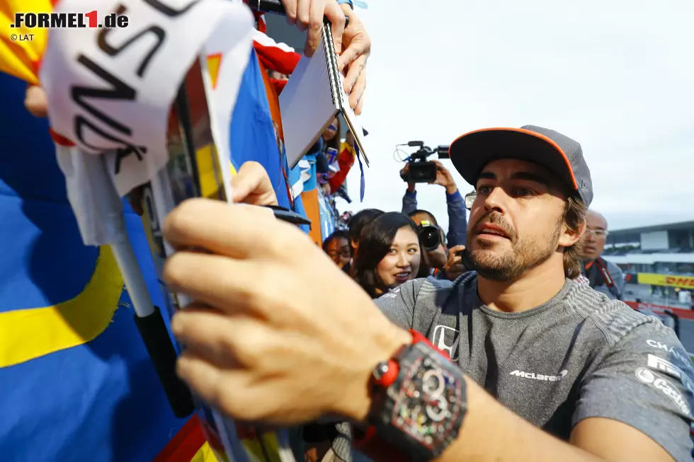 Foto zur News: Fernando Alonso (McLaren)