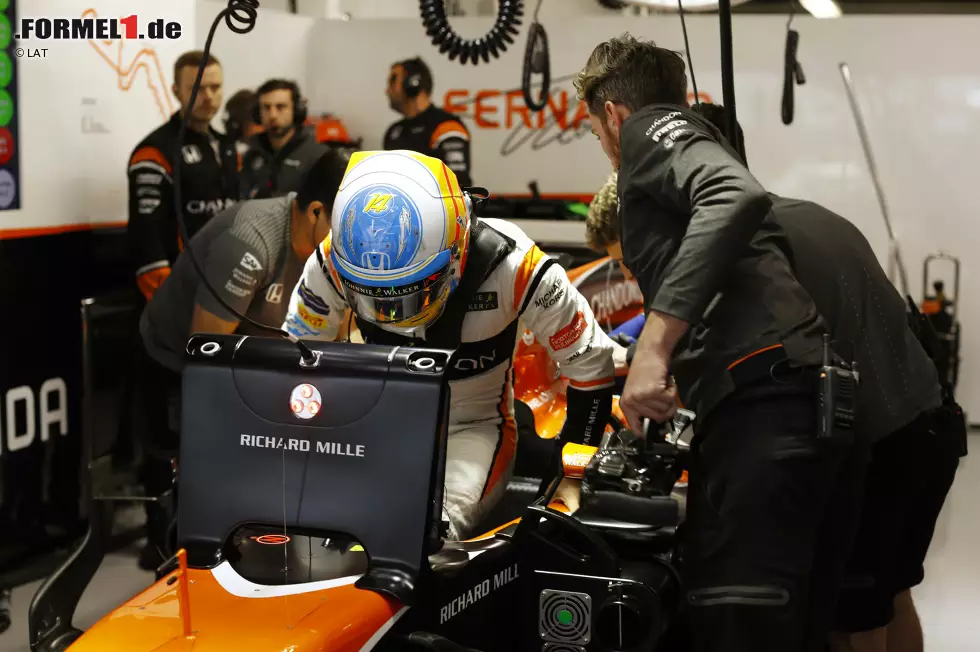 Foto zur News: Fernando Alonso (McLaren)