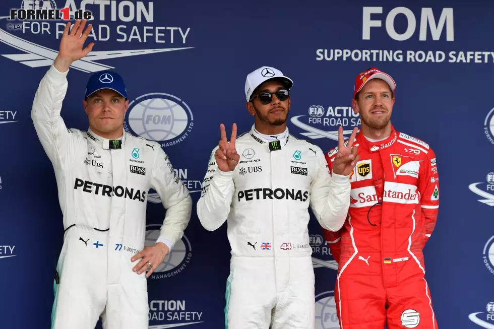 Foto zur News: Lewis Hamilton (Mercedes), Valtteri Bottas (Mercedes) und Sebastian Vettel (Ferrari)