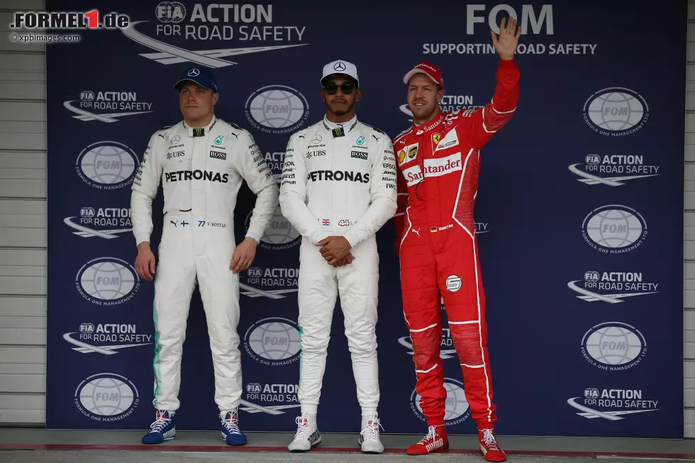 Foto zur News: Lewis Hamilton (Mercedes), Valtteri Bottas (Mercedes) und Sebastian Vettel (Ferrari)