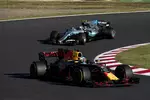 Foto zur News: Daniel Ricciardo (Red Bull) und Valtteri Bottas (Mercedes)