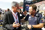 Foto zur News: Chase Carey und Christian Horner