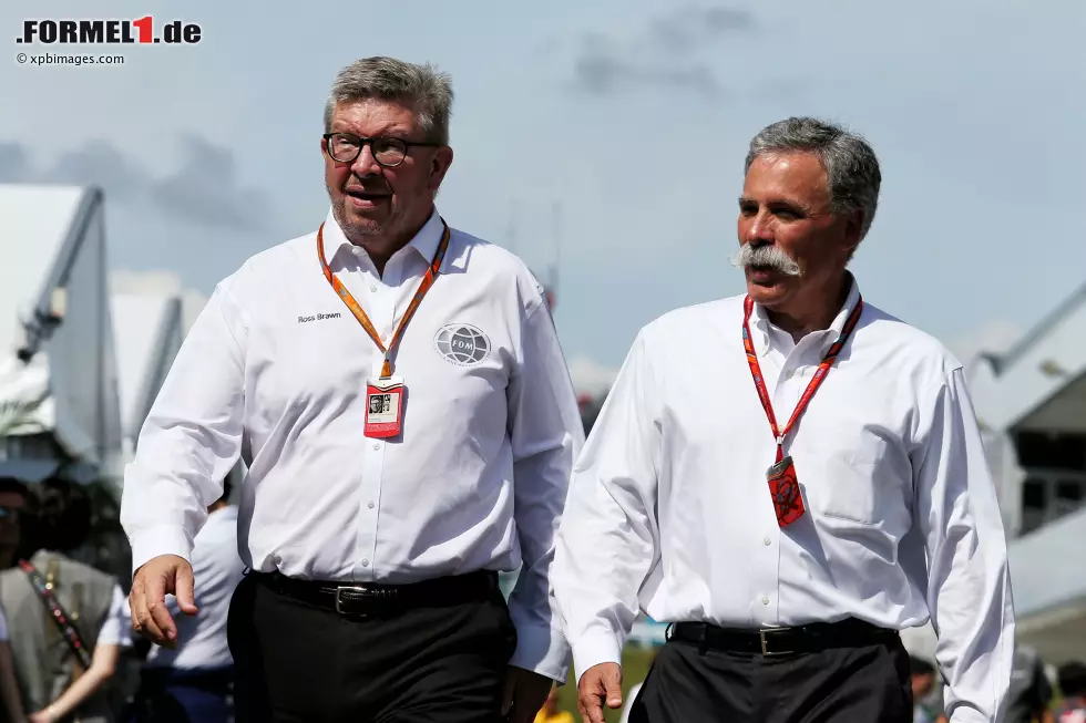 Foto zur News: Ross Brawn und Chase Carey