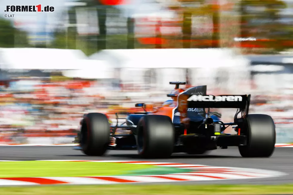 Foto zur News: Fernando Alonso (McLaren)