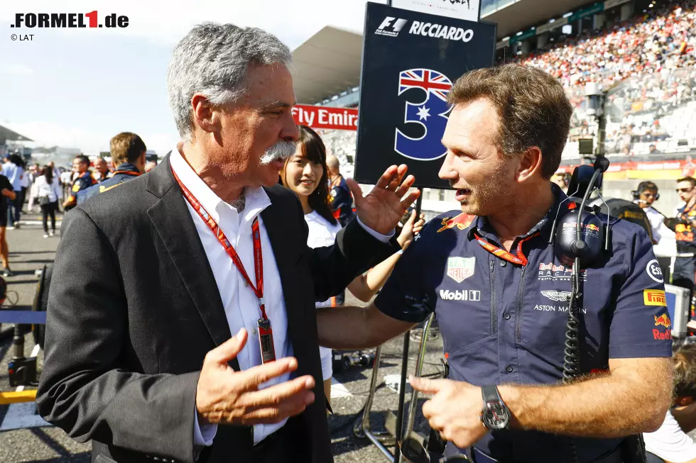 Foto zur News: Chase Carey und Christian Horner