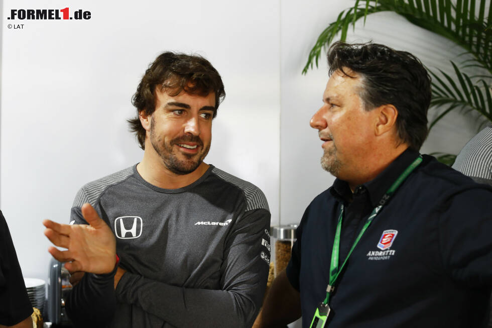 Foto zur News: Fernando Alonso (McLaren) und Michael Andretti