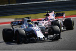 Foto zur News: Felipe Massa (Williams) und Esteban Ocon (Force India)