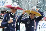 Foto zur News: Esteban Ocon (Force India) und Sergio Perez (Force India)