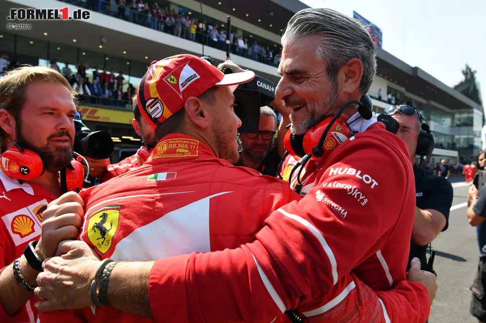 Foto zur News: Sebastian Vettel (Ferrari) und Maurizio Arrivabene