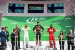 Foto zur News: Max Verstappen (Red Bull), Valtteri Bottas (Mercedes) und Kimi Räikkönen (Ferrari)