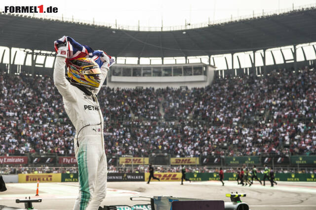Foto zur News: Weltmeister: Lewis Hamilton hat nun auch sein Vorbild Ayrton Senna überholt. Klicken Sie sich jetzt durch die 15 besten Fotos des Rennens!