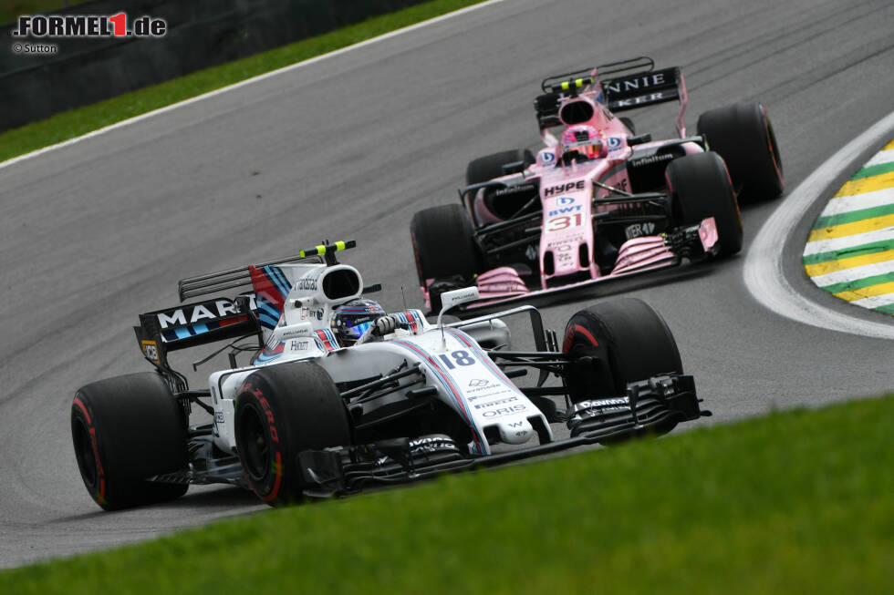 Foto zur News: Valtteri Bottas (Mercedes) und Esteban Ocon (Force India)