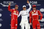 Foto zur News: Valtteri Bottas (Mercedes), Sebastian Vettel (Ferrari) und Kimi Räikkönen (Ferrari)