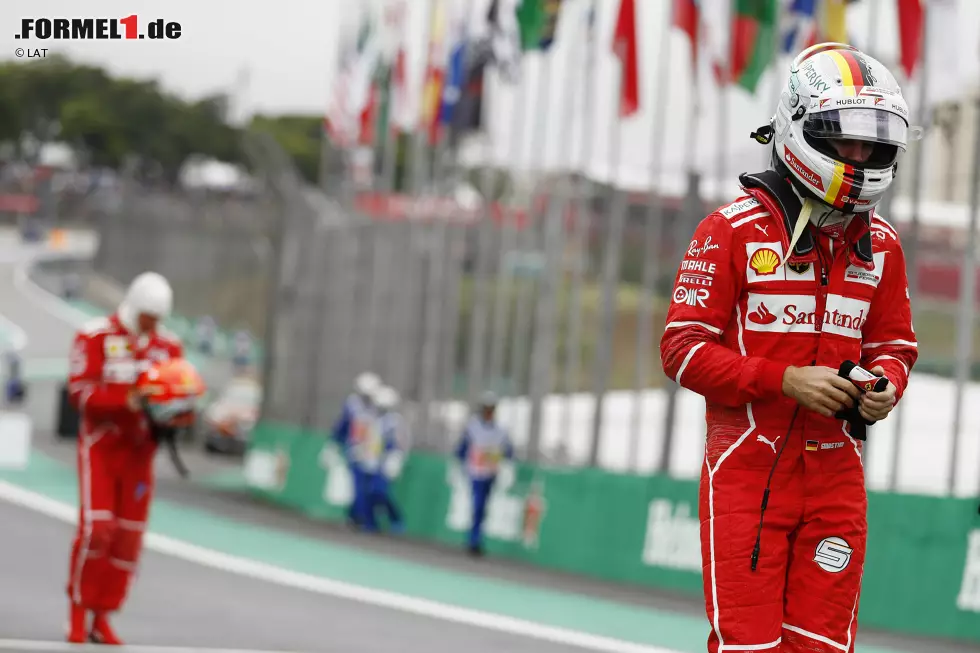 Foto zur News: Sebastian Vettel (Ferrari) und Kimi Räikkönen (Ferrari)